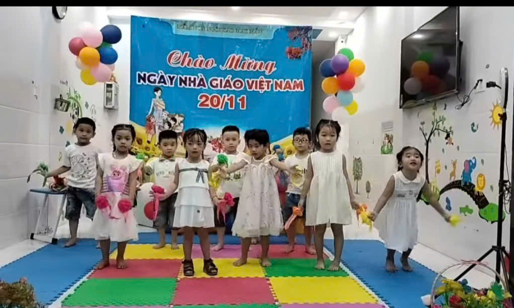 Văn nghệ chào mừng ngày Nhà giáo Việt Nam
